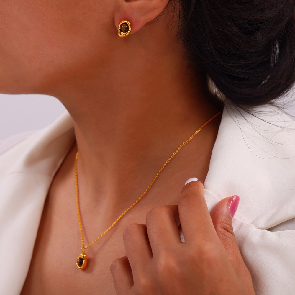 Tiger Eye Pendant Necklace & Earring Set